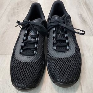 Under Armour Tribase Reign 4